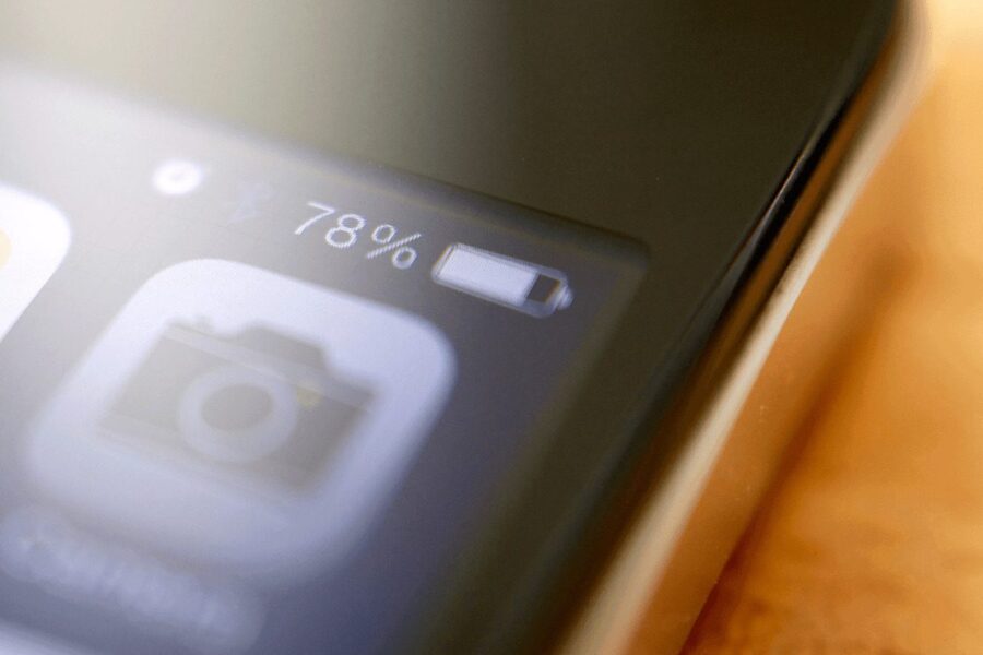 „Apple” skandalas : ar senesni „iPhone“ specialiai lėtinami?