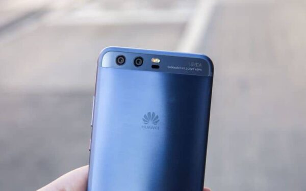 „Huawei“ žada pristatyti dar vieną išmanųjį su neįprastu ekranu