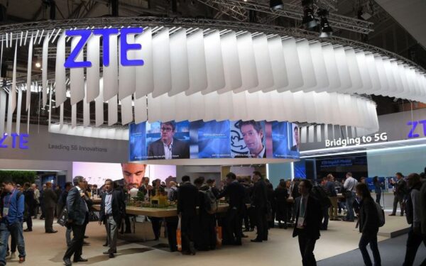 Kinijos kompanija „ZTE“ iki 2019 metų planuoja pristatyti 5G ryšį palaikantį telefoną