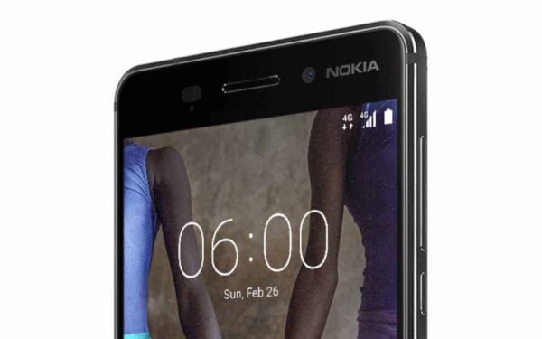Ruošiamas „Nokia 10“ telefonas su penkiomis kameromis