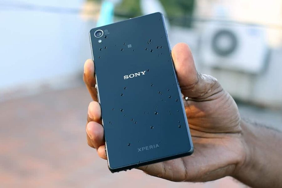 „Sony“ kitąmet gali pristatyti telefoną su 4K raiškos OLED ekranu