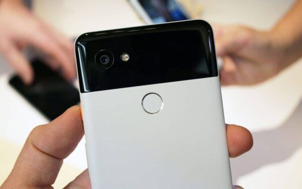 „Google“ telefonų pardavimai išaugo dvigubai, „Essential“ patyrė fiasko