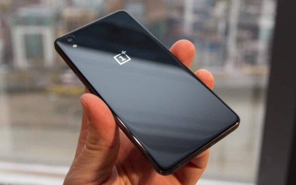 „OnePlus“ šiemet gali pristatyti antros kartos „X“ modelį
