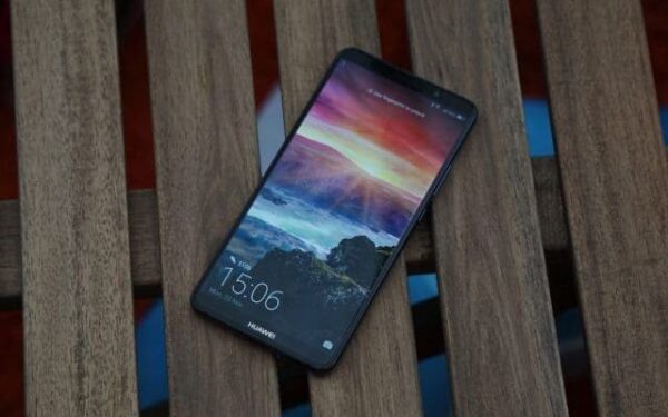 „Huawei Mate 11“ piršto atspaudo sensorius slėpsis po ekranu