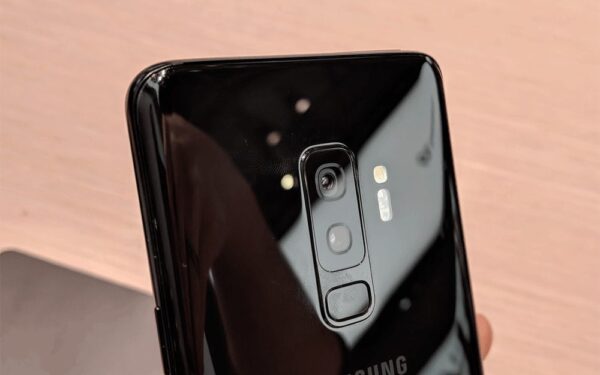 „Samsung Galaxy S9 Plus“ tapo geriausiai fotografuojančiu telefonu pagal „DxOMark“