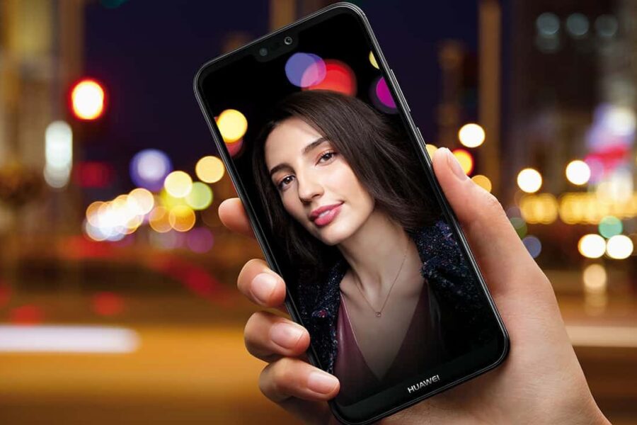 „Huawei P20 lite“ – jaunesnysis flagmanų brolis dinamiškiems profesionalams