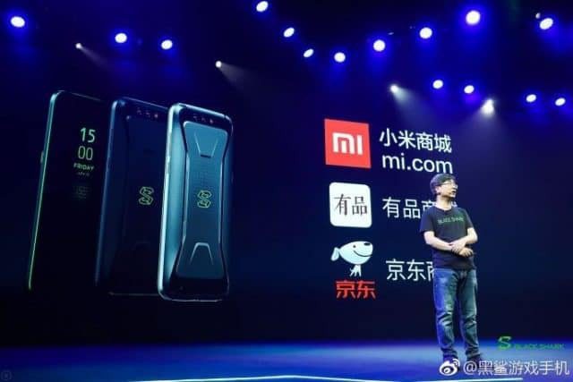 Oficialiai pristatytas „Xiaomi“ kurtas išmanusis telefonas žaidimams