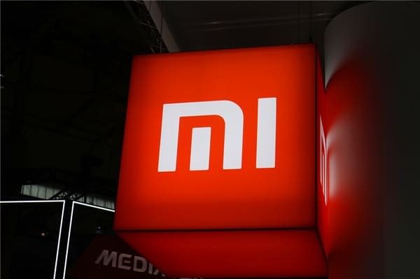 „Xiaomi Mi 7“ gali pasižymėti pirštų antspaudų jutikliu ekrane