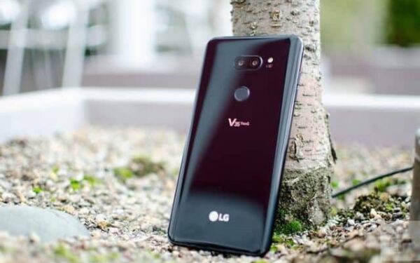 LG pristatė naująjį „LG V35 ThinQ“ telefoną