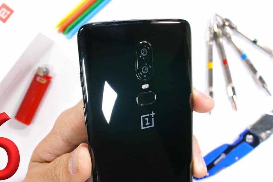 Pasirodė „OnePlus 6“ patvarumo ir atsparumo testas (VIDEO)
