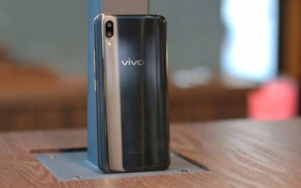 „Vivo X21 UD“ išmanusis taps pasiekiamas pasauliniu mąstu