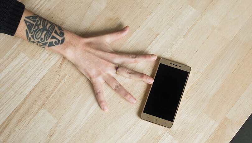Policija ragina pasidomėti įsigyjamo telefono istorija: kai kuriais atvejais jis gali būti užblokuotas