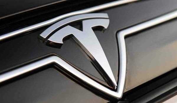 Pasirodė galimai „Tesla“ kuriamo telefono nuotraukos