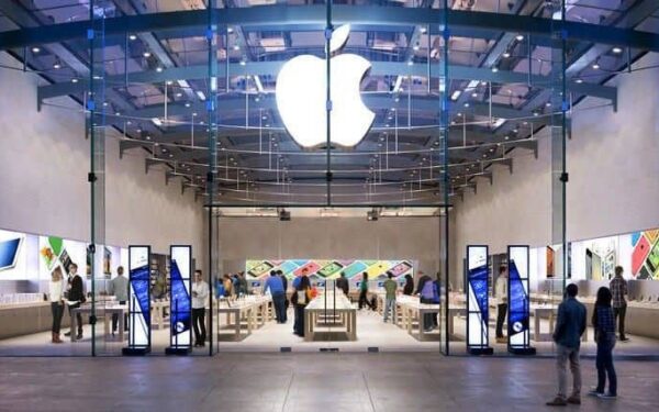 „Bitė“ stiprina partnerystę su „Apple“: pirmoji iš operatorių Lietuvoje teiks paslaugą verslui