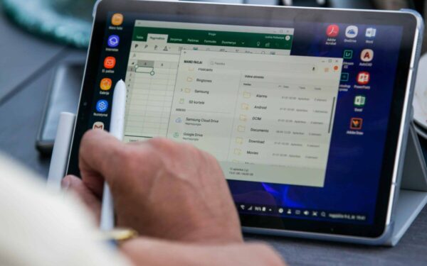 Galingą ir stilingą planšetę „Samsung Galaxy Tab S4“ jau galima įsigyti ir Lietuvoje