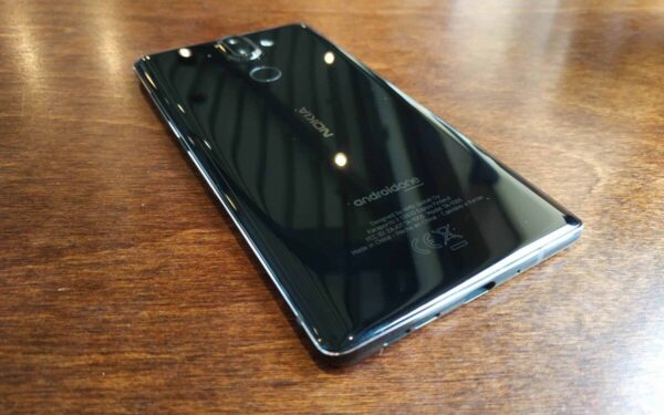 „Nokia 8 Sirocco“ apžvalga