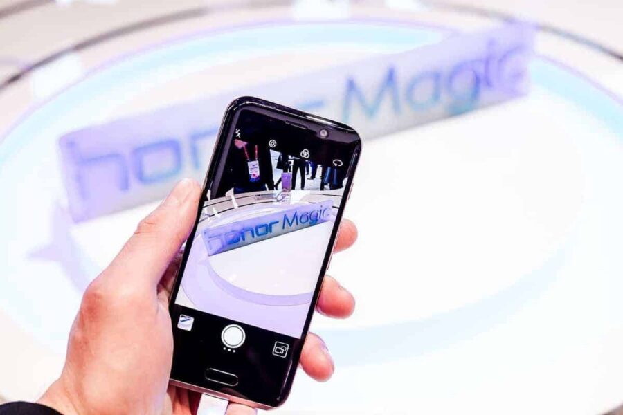 „Honor“ kitąmet ketina išleisti 5G ryšį palaikantį išmanųjį