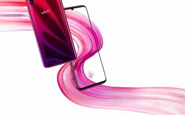 „Vivo“ pristatė išmanųjį su itin maža ekrano išpjova – „Vivo X23“