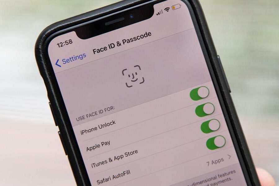 JAV policininkų prašoma be reikalo nežvilgčioti į „Face ID“ naudojančius „iPhone“