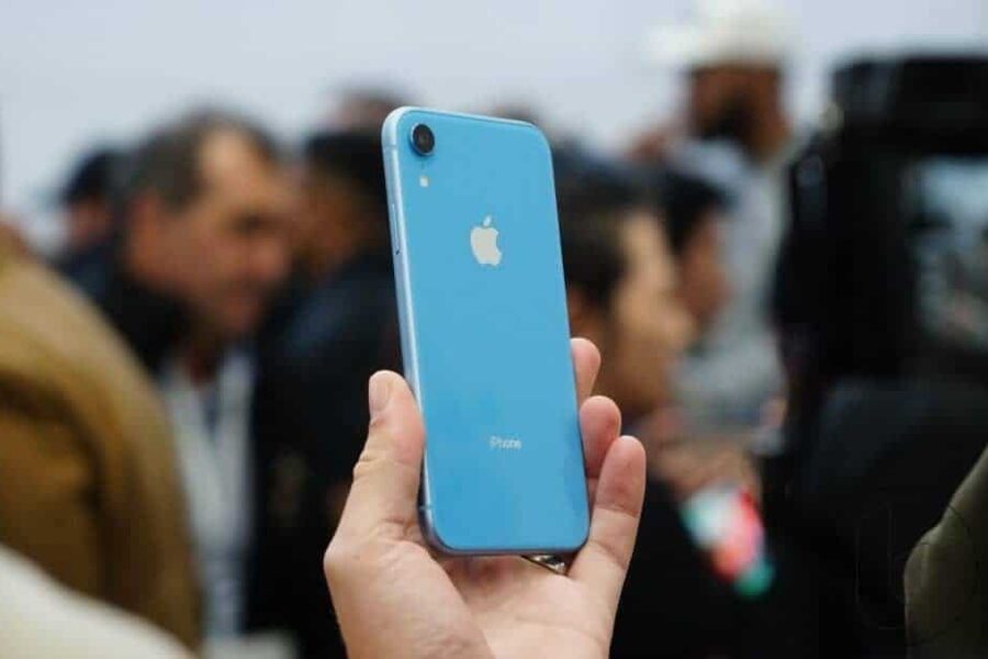 „Tele2“ pradėjo „iPhone Xr“ prekybą: lietuviai renkasi klasikines spalvas