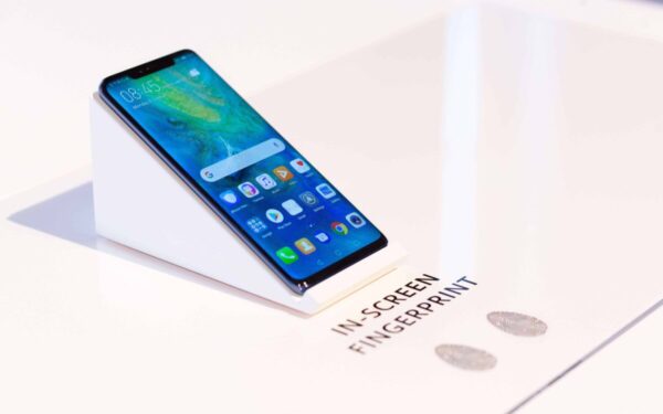 Išankstiniai „Huawei Mate 20 Pro“ pardavimai gerina kompanijos rekordus