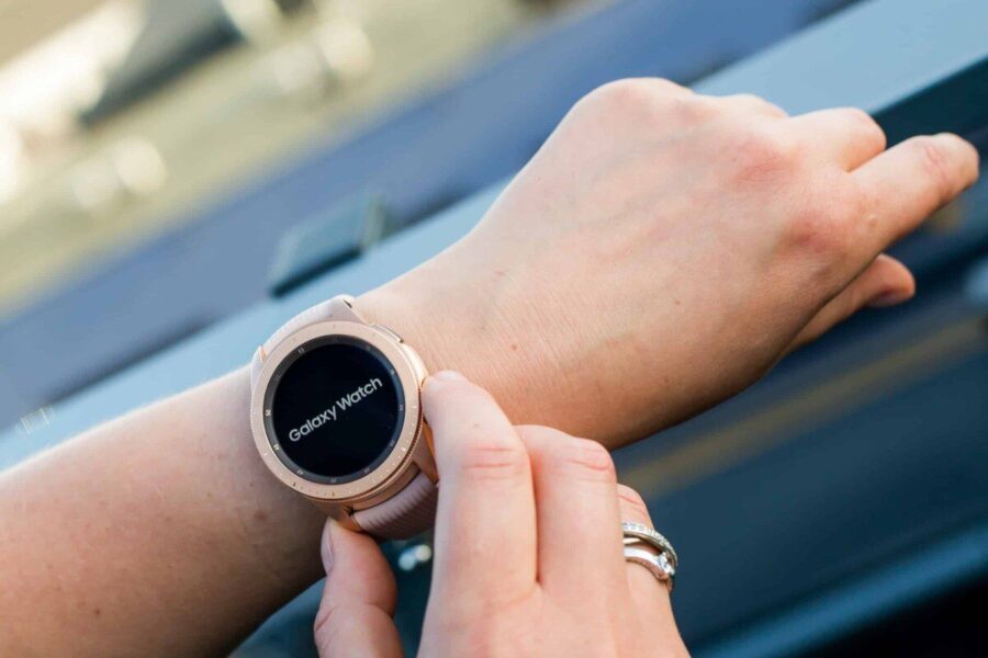 Kodėl išmanųjį laikrodį išsirinkti lengviau nei žieminę striukę?