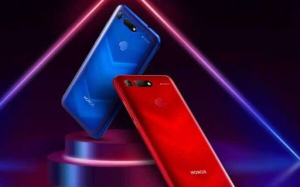 Naujasis „Honor V20“ – „skylėtas“ ekranas, galinga geležis ir 48 MPx kamera