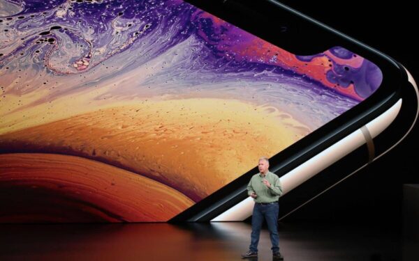 „Apple“ pripažino prastus „iPhone“ telefonų pardavimus