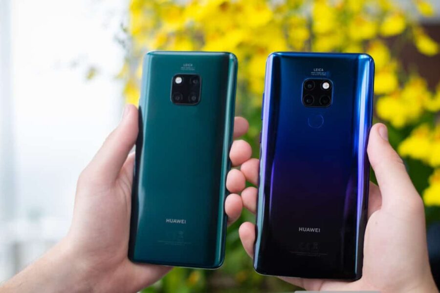 Dirbtinis intelektas išmaniajame telefone: nuo duomenų apsaugos iki į kūną integruoto įrenginio?