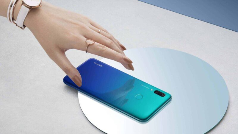 „Huawei“ sukūrė Z kartos įkvėptą išmanųjį telefoną