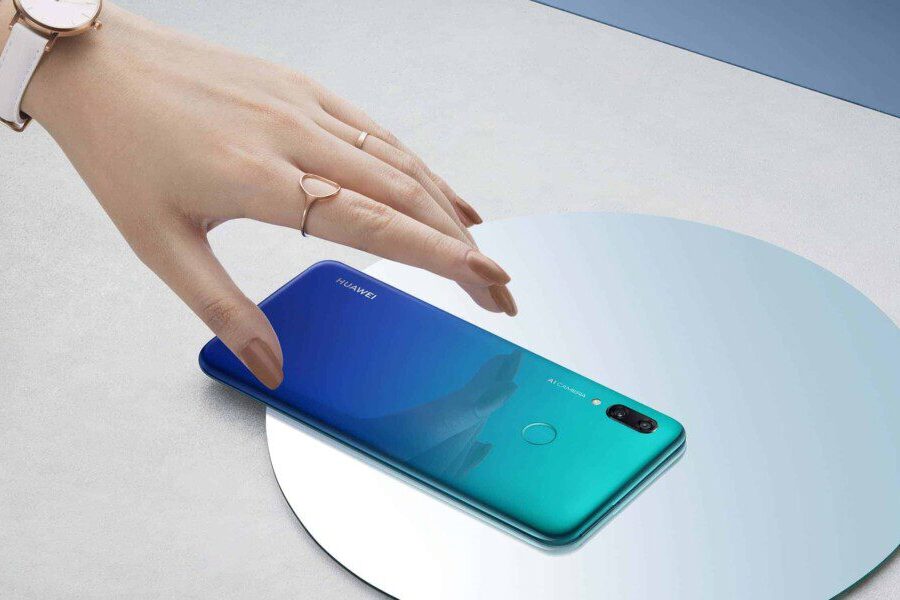 „Huawei“ sukūrė Z kartos įkvėptą išmanųjį telefoną