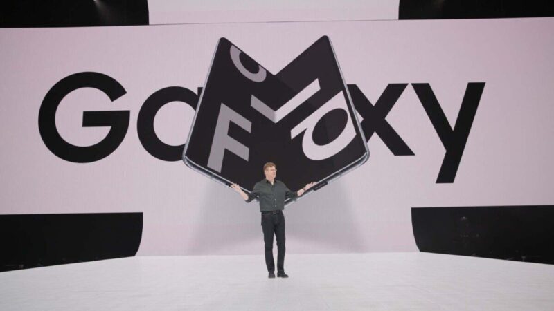 Pagaliau oficialiai pristatytas sulenkiamas „Samsung Galaxy Fold“ išmanusis