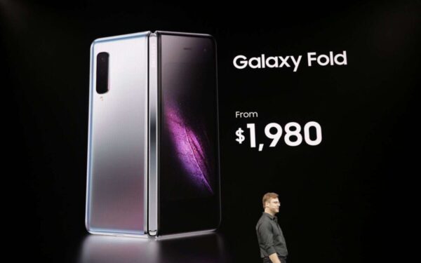 Sulenkiamas telefonas – kuo ypatingas naujasis „Samsung Galaxy Fold“?