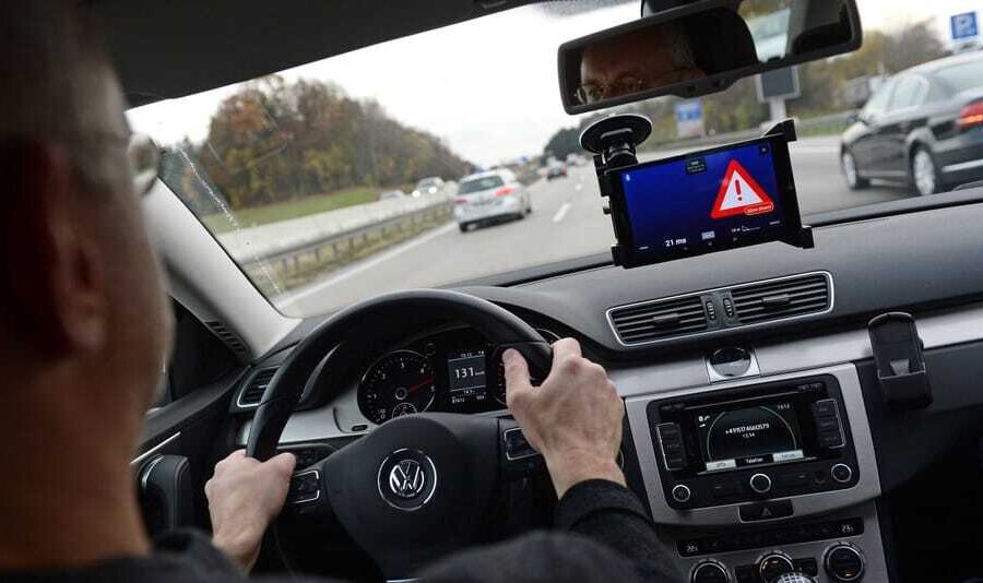 Kaip pasirinkti telefono laikiklį savo automobiliui?