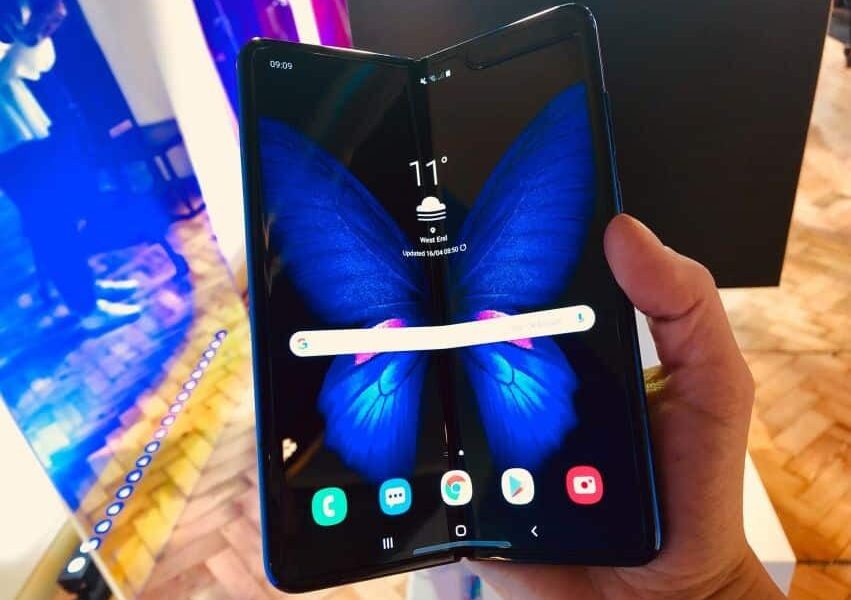 Naujausias išmaniųjų telefonų rinkos klyksmas? Naujo įrenginio nepirkimas
