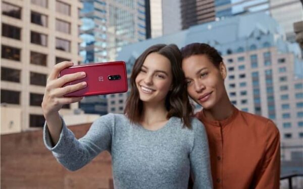 „OnePlus 7 Pro“ išankstiniai pardavimai perkopė 1 mln. vienetų