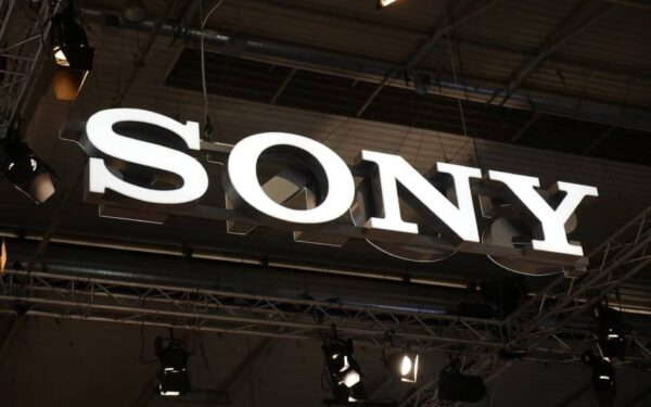„Sony” ruošia telefoną su sulankstomu ekranu