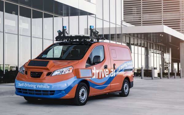 „Apple” perka autonominių automobilių startuolį: kurs savo?