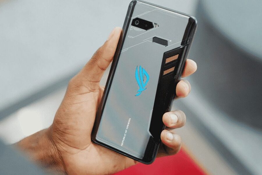 „Asus“ jau kitą mėnesį pristatys įspūdingą žaidimams skirtą telefoną