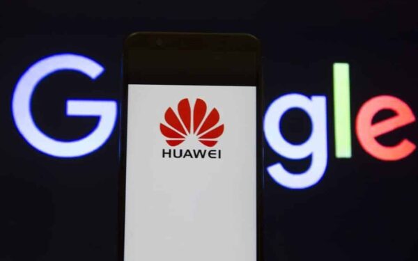 „Google” imasi taikyti „Huawei” ir JAV administraciją