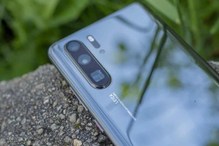 „Huawei“ siūlo laimėti „P30 Pro“ flagmaną: tereikia sukurti „emodžį“