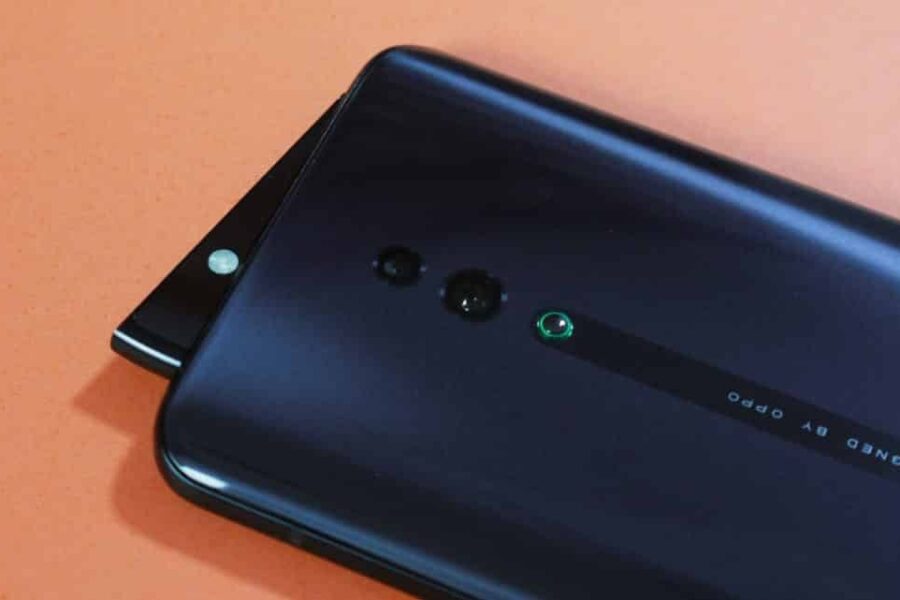 Išmanusis telefonas su kamera po ekranu – „Oppo“ netrukus pristatys naują šedevrą