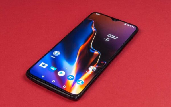 Prekyboje pasirodė standartinė „OnePlus 7” versija