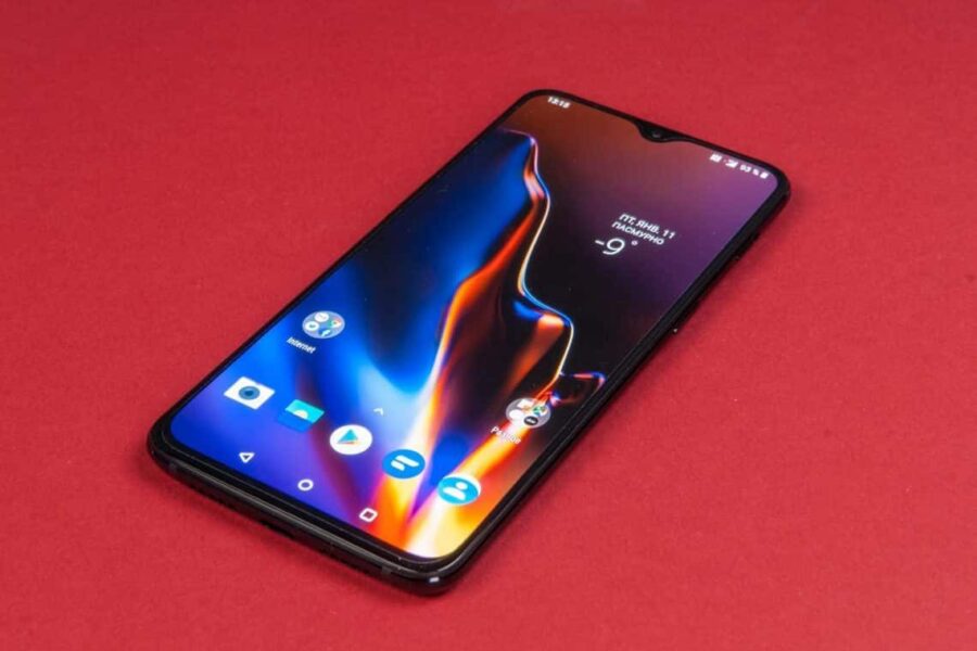 Prekyboje pasirodė standartinė „OnePlus 7” versija
