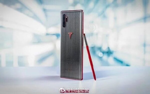 „Samsung Galaxy Note 10” gali turėti „Tesla” versiją