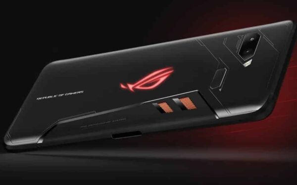 Galingiausias telefonas pasaulyje – pristatytas naujasis „Asus“ flagmanas žaidimų mėgėjams