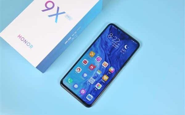 „Honor“ pristatė du vidutiniokus – „Honor 9X“ ir „Honor 9X Pro“