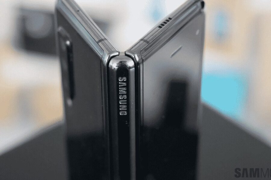 Iki šiol nėra žinoma kada vėl bus išleistas sulenkiamas „Samsung“ išmanusis telefonas