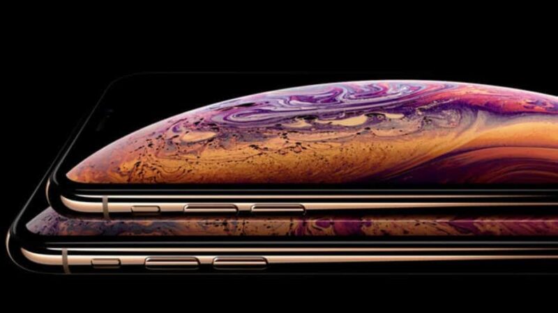 LG tieks sulenkiamus OLED ekranus 2020 metais pasirodantiems „iPhone“ telefonams