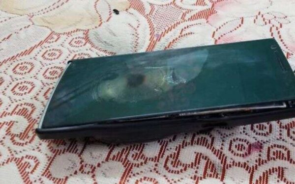 „OnePlus” telefonas savaime užsidegė: atvejį jau tiria pati kompanija
